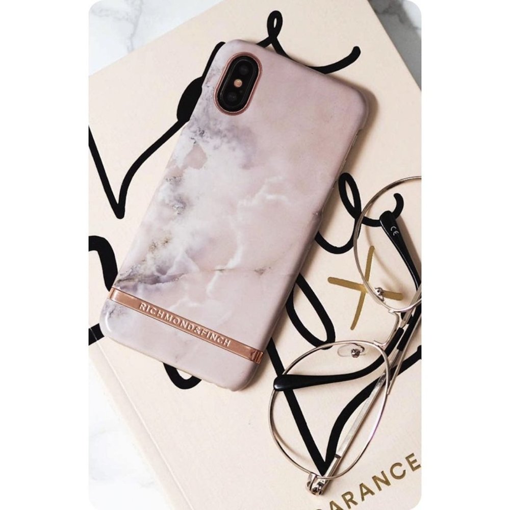 SOLD!📱Richmond and Finch Pink Marble iPhone📱